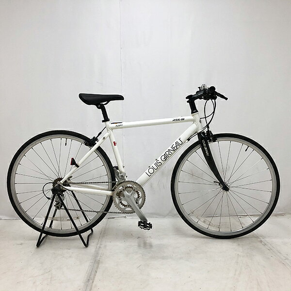 ◇ ◆ ◇ ◆ ◇ 商 品 情 報 ◇ ◆ ◇ ◆ ◇ 【外観ランク】　Bランク 【リユース・中古】　ロードバイク 【メーカー】　 LOUIS GARNEAU 【タイヤ】　　700×25C 【ギア】　　　(前)2×(後)9s 【カラー】　　ホワイト系 フレームサイズ 約500mm ライト無し キャリパーブレーキ アルミフレーム メンテナンススタンド付 錠無し(ワイヤーロックをお付けして発送します) 安全性に問題のあるパーツは全て交換済み！ 【注意事項】 ※リユース商品の為、装備、スペックが純正と異なる場合がございます。 ※パーツ交換時に別メーカーのパーツが付いている場合がございます。 ※説明書の付属は御座いません。 ※画像に写りきれない使用・保管に伴う小傷や線傷がある場合がございます。 ※店舗と在庫共有している場合が御座いますので、品切れの際はキャンセル扱いとなります。