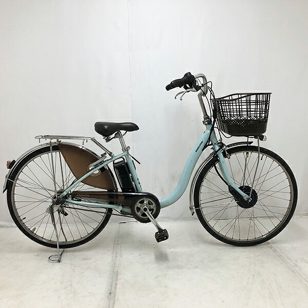 ◇◆◇◆◇ 商 品 情 報 ◇◆◇◆◇ 【外観ランク】　Bランク 【リユース・中古】　電動アシスト自転車 【メーカー】　ブリヂストン 【タイヤ】　　26インチ 【ギア】　　　内装3段 【カラー】　　ブルー系 LEDバッテリーライト ローラーブレーキ ステンレスリム アルミフレーム 最新基準モーター搭載 キャリアクラス27 サークル錠付き(スペアキー：無し) バッテリー・充電器付き 9.6Ahバッテリー搭載(実力容量：90-81％) ソーラーオートテール　作動未確認 安全性に問題のあるパーツは全て交換済み！ 【！注意事項！】 リユース商品の為、装備、スペックが純正と異なる場合がございます。 パーツ交換時に別メーカーのパーツが付いている場合がございます。 説明書の付属は御座いません。 画像に写りきれない使用・保管に伴う小傷や線傷がある場合がございます。 店舗と在庫共有している場合が御座いますので、品切れの際はキャンセル扱いとなります。