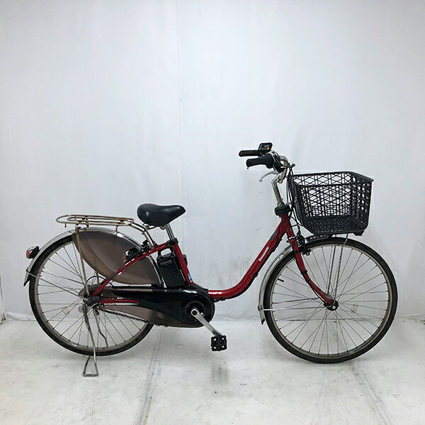 ◇◆◇◆◇ 商 品 情 報 ◇◆◇◆◇ 【外観ランク】　Bランク 【リユース・中古】　電動アシスト自転車 【メーカー】　パナソニック 【タイヤ】　　26インチ 【ギア】　　　内装3段 【カラー】　　レッド系 LEDバッテリーライト ローラーブレーキ ステンレスリム 最新基準モーター搭載 キャリアクラス27 サークル錠付き(スペアキー：無し) バッテリー・充電器付き 12Ahバッテリー搭載(実力容量：90-81％) ソーラーオートテール　作動未確認 安全性に問題のあるパーツは全て交換済み！ 【！注意事項！】 リユース商品の為、装備、スペックが純正と異なる場合がございます。 パーツ交換時に別メーカーのパーツが付いている場合がございます。 説明書の付属は御座いません。 画像に写りきれない使用・保管に伴う小傷や線傷がある場合がございます。 店舗と在庫共有している場合が御座いますので、品切れの際はキャンセル扱いとなります。