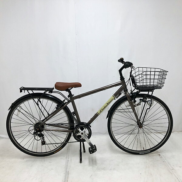 ◇ ◆ ◇ ◆ ◇ 商 品 情 報 ◇ ◆ ◇ ◆ ◇ 【外観ランク】　Bランク 【リユース・中古】　クロスバイク 【メーカー】　Khodaa Blomm 【タイヤ】　　700×32C 【ギア】　　　外装6段 【カラー】　　ブラウン フレームサイズ 約420mm LEDダイナモライト 前後Vブレーキ センタースタンド 錠無し(ワイヤーロックをお付けして発送します) ハンドルスタビライザーつき（ハンドル操作が少し独特です） 安全性に問題のあるパーツは全て交換済み！ 【注意事項】 ※リユース商品の為、装備、スペックが純正と異なる場合がございます。 ※パーツ交換時に別メーカーのパーツが付いている場合がございます。 ※説明書の付属は御座いません。 ※画像に写りきれない使用・保管に伴う小傷や線傷がある場合がございます。 ※店舗と在庫共有している場合が御座いますので、品切れの際はキャンセル扱いとなります。