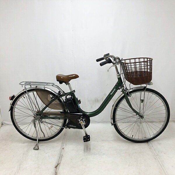 ◇◆◇◆◇ 商 品 情 報 ◇◆◇◆◇ 【外観ランク】　Bランク 【リユース・中古】　電動アシスト自転車 【メーカー】　パナソニック 【タイヤ】　　26インチ 【ギア】　　　内装3段 【カラー】　　グリーン系 LEDバッテリーライト ローラーブレーキ アルミフレーム 最新基準モーター搭載 サークル錠付き(スペアキー：無し) バッテリー・充電器付き 16Ahバッテリー搭載(実力容量：90-81％) ソーラーオートテール　作動未確認 安全性に問題のあるパーツは全て交換済み！ 【！注意事項！】 リユース商品の為、装備、スペックが純正と異なる場合がございます。 パーツ交換時に別メーカーのパーツが付いている場合がございます。 説明書の付属は御座いません。 画像に写りきれない使用・保管に伴う小傷や線傷がある場合がございます。 店舗と在庫共有している場合が御座いますので、品切れの際はキャンセル扱いとなります。