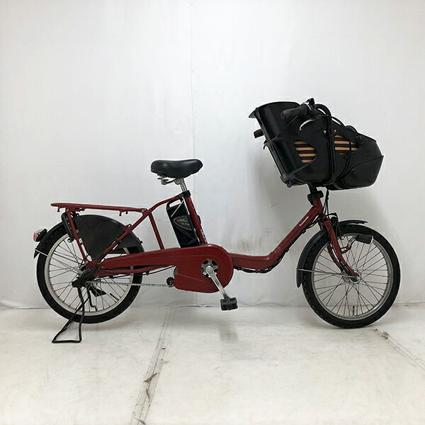 ◇◆◇◆◇ 商 品 情 報 ◇◆◇◆ 【外観ランク】　Bランク 【リユース・中古】　電動アシスト子供乗せ対応小径自転車 【メーカー】　パナソニック 【タイヤ】　　20インチ 【ギア】　　　内装3段 【カラー】　　レッド系 LEDバッテリーライト ローラーブレーキ 最新基準モーター搭載 キャリアクラス27 幼児二人同乗基準適合車 サークル錠付き(スペアキー：無し) バッテリー・充電器付 13.2Ahバッテリー搭載(実力容量：90-81％) ソーラーオートテール　作動未確認 安全性に問題のあるパーツは全て交換済み！ 【注意事項】 ※リユース商品の為、装備、スペックが純正と異なる場合がございます。 ※パーツ交換時に別メーカーのパーツが付いている場合がございます。 ※説明書の付属は御座いません。 ※画像に写りきれない使用・保管に伴う小傷や線傷がある場合がございます。 ※店舗と在庫共有している場合が御座いますので、品切れの際はキャンセル扱いとなります。
