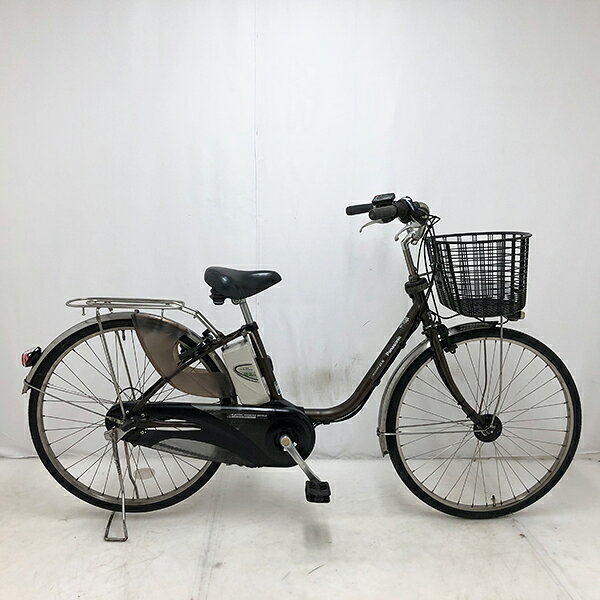 ◇◆◇◆◇ 商 品 情 報 ◇◆◇◆◇ 【外観ランク】　Bランク 【リユース・中古】　電動アシスト自転車 【メーカー】　パナソニック 【タイヤ】　　26インチ 【ギア】　　　内装3段 【カラー】　　ブラウン系 LEDバッテリーライト ローラーブレーキ ステンレスリム 最新基準モーター搭載 キャリアクラス25 サークル錠付き(スペアキー：無し) バッテリー・充電器付き 13.2Ahバッテリー搭載(実力容量：70-61％) ソーラーオートテール　作動未確認 安全性に問題のあるパーツは全て交換済み！ 【！注意事項！】 リユース商品の為、装備、スペックが純正と異なる場合がございます。 パーツ交換時に別メーカーのパーツが付いている場合がございます。 説明書の付属は御座いません。 画像に写りきれない使用・保管に伴う小傷や線傷がある場合がございます。 店舗と在庫共有している場合が御座いますので、品切れの際はキャンセル扱いとなります。