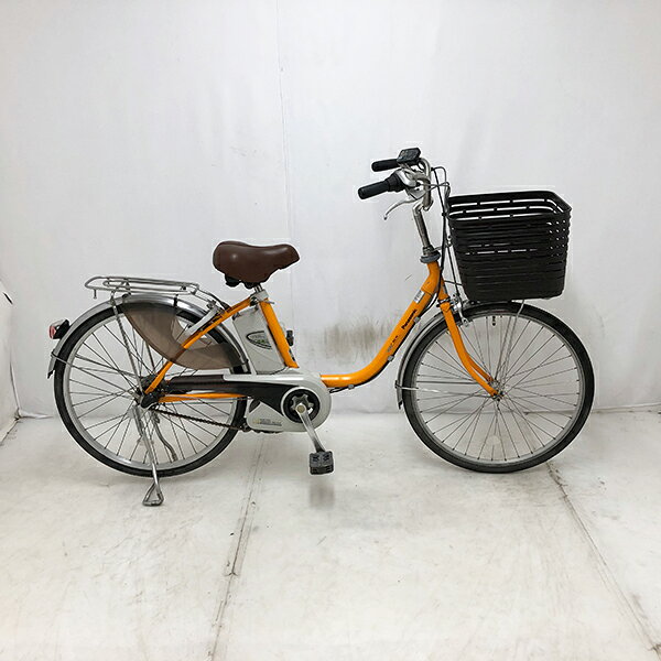 ◇◆◇◆◇ 商 品 情 報 ◇◆◇◆◇ 【外観ランク】　Bランク 【リユース・中古】　電動アシスト自転車 【メーカー】　パナソニック 【タイヤ】　　26インチ 【ギア】　　　内装3段 【カラー】　　イエロー系 LEDバッテリーライト ローラーブレーキ 新基準モーター搭載 キャリアクラス25 サークル錠付き(スペアキー：無し) バッテリー・充電器付き 8.9Ahバッテリー搭載(実力容量：70-61％) 安全性に問題のあるパーツは全て交換済み！ 【！注意事項！】 リユース商品の為、装備、スペックが純正と異なる場合がございます。 パーツ交換時に別メーカーのパーツが付いている場合がございます。 説明書の付属は御座いません。 画像に写りきれない使用・保管に伴う小傷や線傷がある場合がございます。 店舗と在庫共有している場合が御座いますので、品切れの際はキャンセル扱いとなります。