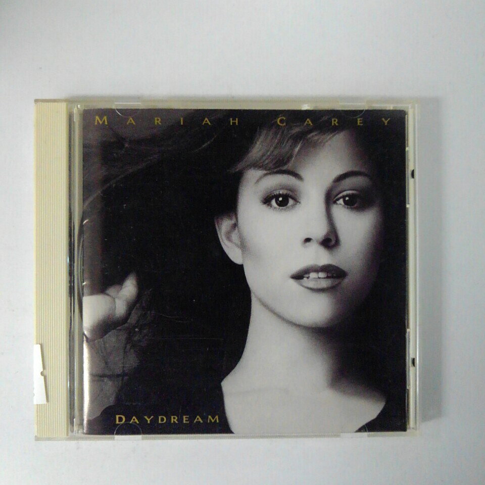 【収録曲】 　【01】ファンタジー 　【02】アンダーニース・ザ・スターズ 　【03】ワン・スウィート・デイ 　　他全13曲収録(ボーナストラック1曲含む) ～商品状態に関しまして～ 　●　中古商品のため、特典などの付属品、帯は 　　　ついていない場合がございます。 　●　輸入盤では歌詞カードや日本語対訳がついていない 　　　場合がございます。 　●　2枚組ケースや紙ジャケットケースなどの 　　　特殊ケースの場合、汚れやひび、割れ、変色等が 　　　あっても現状発送となります。 ★必ずお読みください★ -------------------------------------------------------- 【送料について】 ●　1商品につき送料：300円 ●　10000円以上で送料無料 ●　商品の個数により、ゆうメール、佐川急便、　　ゆうパックのいずれかで発送いたします。 　　当社指定の配送となります。 　　配送業者の指定は承っておりません。 -------------------------------------------------------- 【商品について】 　　●　VHS、DVD、CD、本はレンタル落ちの中古品で 　　　　ございます。 　　 　　 　　●　ケース・ジャケット・ディスク本体に 　　　　バーコードシール等が貼ってある場合があります。 　　　　クリーニングを行いますが、汚れ・シール等が 　　　　残る場合がございます。 　　●　映像・音声チェックは行っておりませんので、 　　　　神経質な方のご購入はお控えください。 --------------------------------------------------------