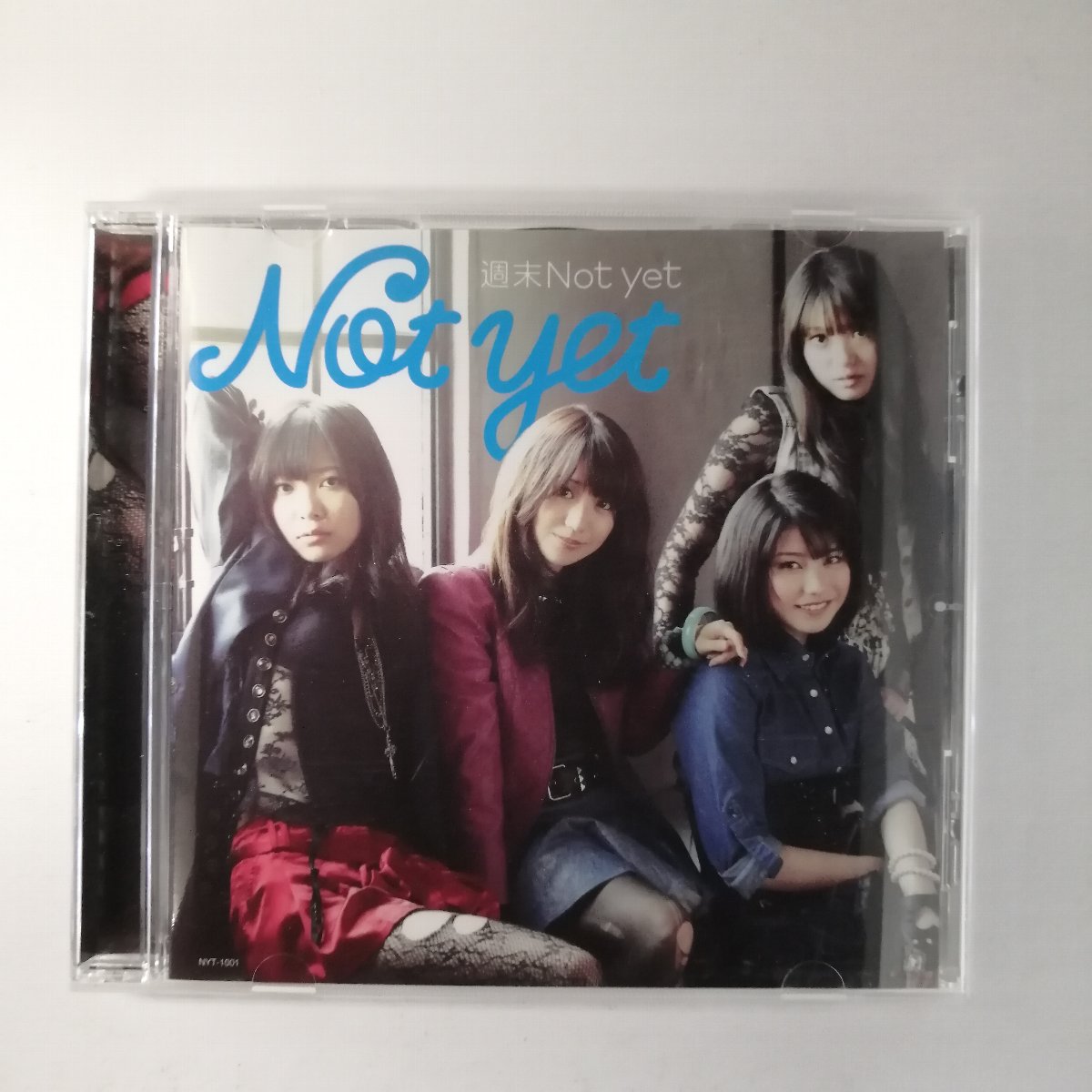 【収録曲】 　【01】週末Not yet 　【02】ひらひら 　【03】素直になりたい 　　他全8曲収録 ※歌詞カードにケースによる爪押さえあとあり。 ～商品状態に関しまして～ 　●　中古商品のため、特典などの付属品、帯は 　　　ついていない場合がございます。 　●　輸入盤では歌詞カードや日本語対訳がついていない 　　　場合がございます。 　●　2枚組ケースや紙ジャケットケースなどの 　　　特殊ケースの場合、汚れやひび、割れ、変色等が 　　　あっても現状発送となります。 ★必ずお読みください★ -------------------------------------------------------- 【送料について】 ●　1商品につき送料：300円 ●　10000円以上で送料無料 ●　商品の個数により、ゆうメール、佐川急便、　　ゆうパックのいずれかで発送いたします。 　　当社指定の配送となります。 　　配送業者の指定は承っておりません。 -------------------------------------------------------- 【商品について】 　　●　VHS、DVD、CD、本はレンタル落ちの中古品で 　　　　ございます。 　　 　　 　　●　ケース・ジャケット・ディスク本体に 　　　　バーコードシール等が貼ってある場合があります。 　　　　クリーニングを行いますが、汚れ・シール等が 　　　　残る場合がございます。 　　●　映像・音声チェックは行っておりませんので、 　　　　神経質な方のご購入はお控えください。 --------------------------------------------------------