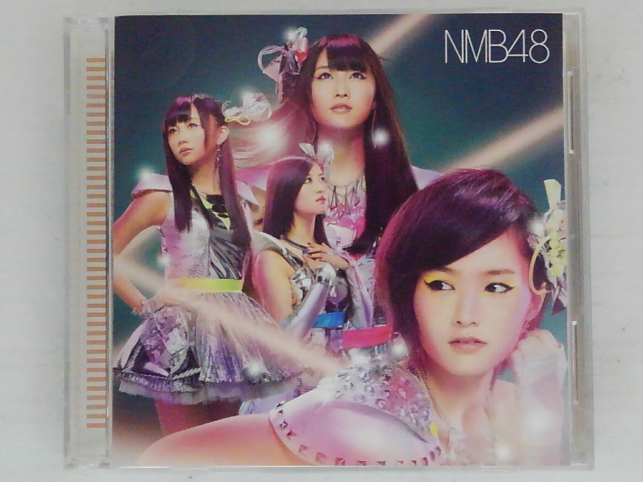 DISC1:CD 【収録曲】 　【01】カモネギックス 　【02】サングラスと打ち明け話/研究生 　【03】どしゃぶりの青春の中で/白組 　　他全6曲収録 DISC2:DVD 【収録曲】 　【01】カモネギックス（ミュージックビデオ） 　【02】カモネギックス（ミュージックビデオ ダンシングバージョン） 　【03】どしゃぶりの青春の中で/白組（ミュージックビデオ） 　　他全4曲収録 【画面サイズ】16:9サイズ 【時間】36分 〜商品状態に関しまして〜 ●中古商品のため、特典などの付属品、帯はついていない場合がございます。 ●輸入盤では歌詞カードや日本語対訳がついていない場合がございます。 ●2枚組ケースや紙ジャケットケースなどの特殊ケースの場合、汚れやひび、割れ、変色等があっても現状発送となります。 ★　必ずお読みください　★ -------------------------------------------------------- 【送料について】 ●　1商品につき送料：300円 ●　10000円以上で送料無料 ●　商品の個数により、ゆうメール、佐川急便、 　　　　ゆうパックのいずれかで発送いたします。 　　当社指定の配送となります。 　　配送業者の指定は承っておりません。 -------------------------------------------------------- 【商品について】 　　●　VHS、DVD、CD、本はレンタル落ちの中古品で 　　　　ございます。 　　 　　 　　●　ケース・ジャケット・ディスク本体に 　　　　バーコードシール等が貼ってある場合があります。 　　　　クリーニングを行いますが、汚れ・シール等が 　　　　残る場合がございます。 　　●　映像・音声チェックは行っておりませんので、 　　　　神経質な方のご購入はお控えください。 --------------------------------------------------------