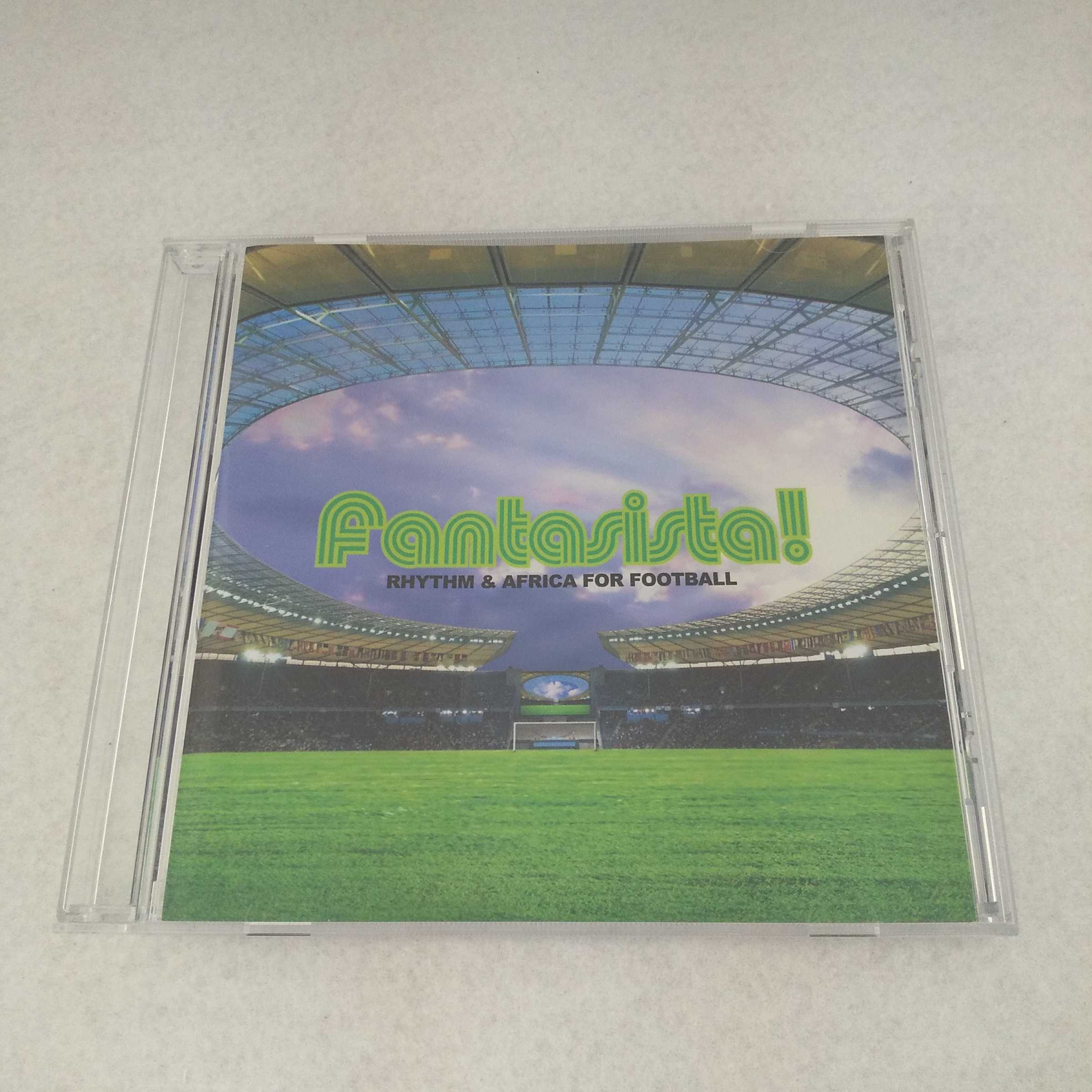 【収録曲】 　【01】Bougarabous/Keba Kebe 　【02】Danse avec moi, Kuduro/Frederic Galiano Kuduro Sound System & Dama S 　【03】Superbo Kuduro/Frederic Galiano Kuduro Sound System & Tony Amado 　　含む全11曲収録 【状態】背表紙に劣化があります。 ★　必ずお読みください　★ -------------------------------------------------------- 【送料について】 　　●　1商品につき送料：300円 　　●　商品代金10,000円以上で送料無料 　　●　商品の個数により、ゆうメール、佐川急便、ヤマト運輸 　　　　ゆうパックのいずれかで発送いたします。 　　当社指定の配送となります。 　　配送業者の指定は承っておりません。 -------------------------------------------------------- 【商品について】 　　●　VHS、DVD、CD、本はレンタル落ちの中古品で 　　　　ございます。 　　 　　 　　●　ケース・ジャケット・テープ本体に 　　　　レンタルスタンプやバーコードシール等が 　　　　貼ってある場合があります。 　　　　クリーニングを行いますが、汚れ・シール・若干のキズ等が 　　　　残る場合がございます。 　　●　映像・音声チェックは行っておりませんので、 　　　　神経質な方のご購入はお控えください。 --------------------------------------------------------