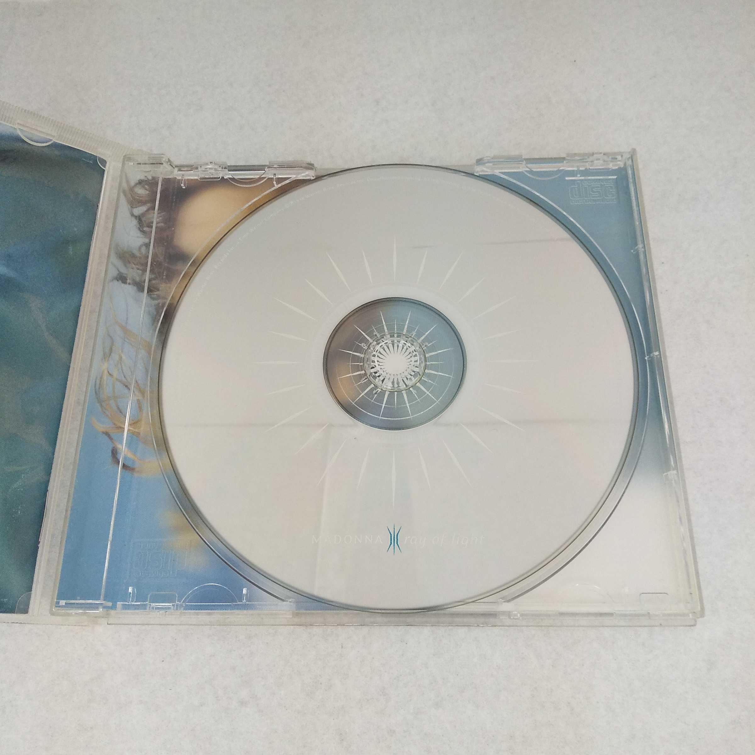 AC11264【中古】 【CD】 レイ・オブ・ライト/マドンナ