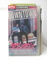 hv09480【中古】【VHSビデオ】ダウンタウン【日本語吹替版】