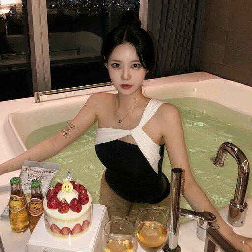レディース 水着 ワンピース ワンショルダー おしゃれ 大人 ママ水着 夏 海 プール リゾート オールインワン水着 女子 ママ お腹 隠れる レトロ シンプル 無地 黒 ブラック S-XL レディース 水着 ワンピース ワンショルダー おしゃれ 大人 ママ水着 夏 海 プール リゾート オールインワン水着 女子 ママ お腹 隠れる レトロ シンプル 無地 黒 ブラック S-XL