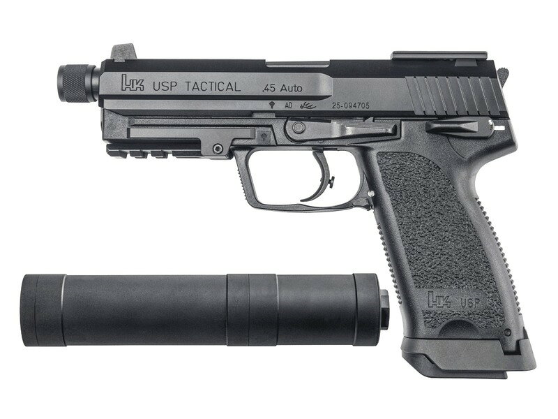 ★豪華 アクセサリパーツを搭載した「フルスペック」USP45モデル★ 〜メーカー様説明文より〜 Mk23ソ−コムの血統を引くモデル『45タクティカル』が、スライドヘヴィウェイト仕様になって登場。 トリガーの可動域を追い込むトリガーストップをはじめ、実銃通りにロックキーで作動凍結するなどのメカニカルな魅力が満載。 その忠実なディテールの再現はそのまま、&ldquo;JETファンネル&rdquo;タイプの亜鉛製マグウェルと容量UPのマッチマガジンに対応させ、重厚感のあるHW製スライドと相まってグレードアップを感じさせる仕上がりとなりました。 さらに、当製品のリリースに合わせて設計した新登場のアクセサリー4点を同梱。 軽量タイプの3WAYモジュラーサイレンサー、光学サイト用マルチマウントプレート、20mm幅レールのアンダーマウントアダプター、マズルガードをセットにしました。 4点ともマットブラックに統一されており、入手後すぐにカスタムをお楽しみいただけます。 ★限定生産モデル★ ・ガスブローバック ◎07ハードキックエンジン『システム7』搭載! ★スライドヘビーウェイトモデル。金属マグウェルなどと合わせ「1kg」超えの重量。 ★ガス容量と装弾数を増加させたセミロングタイプ「マッチマガジン」 ★金属製マガジンウェル「JETファンネル」 ●ライトウェイトモジュラーサイレンサー アルマイト仕上げマットブラック、16mm正ネジ仕様。 お好みで3通りの長さを楽しめる、モジュラータイプのサイレンサー。 ●マズルガード アルマイト仕上げマットブラック、16mm正ネジ仕様。 ローレット加工が施されています。前後どちらからでも取り付けが可能です。 ●マルチマウントプレートセット アルマイト仕上げマットブラック。 複数の光学サイトに対応しています。（RMR/DOC/DPPRO/RMS規格） サイト固定用のスクリュー2本も同梱。 ※光学サイトによっては付属のスクリューが使用できない場合があります。別途、対応するスクリューをご用意ください。 ●アンダーマウントアダプター アルマイト仕上げマットブラック。 USP独自規格のアンダーレールを一般的な20mm幅レールに変換するアダプターで、アクセサリーの選択肢を広げます。 【商品詳細】 ・材質/HW+金属 ・全長/226mm（サイレンサー装着時 最大384mm） ・重量/約1,070g ・装弾数/29発 ※商品画像のライト、ドットサイトは参考品です。商品に付属しません。