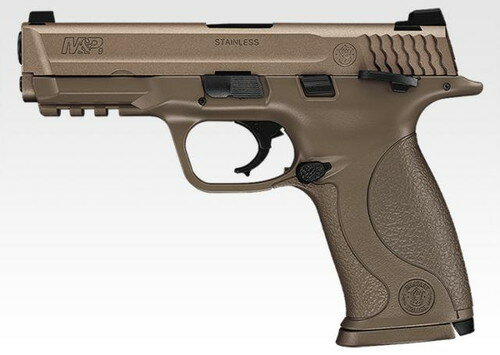 ☆ハイブリッド・ナイトサイト採用のM&P　FDEカラー!☆東京マルイ「M&P　9」にFDEカラーバリエーションが登場!只のカラーバリエーションだけでなく、明暗両方のシチュエーションに適応可能なハイブリットナイトサイト搭載!明るい場所では集光タイプ、暗い場所では蓄光タイプと使い分けることが可能です。人間工学に基づく独特の形状をしたグリップは、まるで手と一体となったような握りやすさです。さらにアンビタイプスライドストップ&サムセフティ、アンダーレイル等、さまざまなニーズに応えられるポテンシャルの高さはトイガンの理想系ともいえます。加えて実銃からの採寸、設計による外観の精巧さはリアル志向のユーザーにもきっとご満足頂けるでしょう。〜主な特徴〜・ガスブローバック・可変ホップアップ●現代装備に適したフレームカラー:スライドとフレーム、マガジンバンパーに、中東など砂漠地帯での戦闘を想定したFDEカラーを採用。●ハイブリッド・ナイトサイト:明るい場所で視認しやすい集光タイプのドットと、暗い場所で光る蓄光タイプのドットが縦に並んだナイトサイトを標準装備。※蓄光タイプは、ドット部分をライト等で照射することにより、ドットに使用した蓄光材が光を吸収して発光します。●大口径シリンダー採用:直径15mmにもなるシリンダーに発射&ブローバック用のガスを充填。安定した実射性能と迫力あるブローバックを実現しました。●アンビタイプのスライドストップとサムセフティ:左右どちらからでも操作が可能で、利き腕を選びません。●パームスウェル付属:S/M/Lの3種類(FDEカラー)が付属。グリップ後部のパームスウェル(ふくらみ)の大きさを調整することができます。●2つのセフティ:トリガーセフティとサムセフティの2つの安全装置を搭載。誤射や落下などによる暴発を防ぎます。●アンダーレイルを装備:フレームと一体化したアンダーレイルには、ピカティニー規格(20mm幅)対応のフラッシュライトなどが装着可能です。●ダイカスト製マガジン:装弾数25発、FDEカラーのマガジンバンパーを装備した、冷えに強いダイカスト製マガジンが付属。また、予備のマガジンバンパー(FDEカラー)が1つ付属しています。【材質】ABS+金属【重量】約620g【装弾数】25+1発