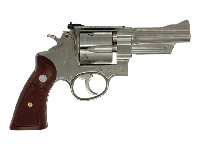NEWMGC福岡店のモデルガン タナカ S&W M27 .357マグナム 4インチ ニッケルフィニッシュ｜アングル2