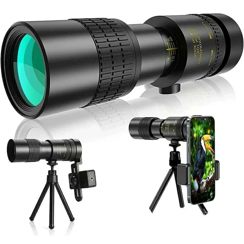 商品説明 【10-300x40mm 高倍率レンズ】単眼鏡レンズは広視野を備え、鮮明でくっきりした視界を楽しめます,倍率はお好みで10倍から300倍までに調節でき。また光学多層?膜コーティング（FMC）が施されており、高い光通過率と明るさでコンサートなどの薄暗めの会場でも立体的で明るい視野が広がり、はっきりと見えます。夕暮れにも曇りと霧や暗いの日にもいい効果を送ります。 【BAK4単眼鏡 】完全にマルチコーティングされたレンズコーティングと内部BAK4プリズム。 光の反射と最小限の歪み、マルチコーティングされた光学系により、優れた光透過率と明るさが保証されます。 プリズムシステムには、高品質の画像を提供する完全に丸い射出瞳があります。 【スマホの望遠機能も強化】滑り止めのスマホアダプターはほとんどのスマホに対応し、スマホを望遠鏡の接眼レンズに正確かつしっかりと固定できます。標準の三脚は手ぶれ防止機能があり、撮影に最適な角度まで簡単に調整でき、ハンズフリーで撮影の品質を向上させます。取り組み簡単で持ち歩きに楽々、いつでも、どこでもお好みの写真が手に入れます。 【防水性・防曇性・耐衝撃 】フィールドスコープ本体および接眼レンズ本体内部に窒素ガスを充填することによって、雨や水しぶきで本体や接眼レンズが濡れても、光学系の内部に曇りやカビが生じにくい防水構造になっています。望遠鏡本体と接眼レンズの接続部分は防滴仕様です。ゴム製本体は耐衝撃したり、手を滑り止めたりするなど非常に実用します。 【注意事項】 ●ページの閲覧環境によって、掲載写真と実際の商品の色合いが異なる場合があります。 ●モデルに小物を使う場合がございますが、商品に含まれませんので、セット内容をご確認ください。 ●製造過程、出荷過程の間に出来た細かなキズ・ヨゴレなどある場合がございます。細かい部分まで気になさる方は、ご購入をご遠慮ください。 ●手動測定による1~2cmの誤差を許容してください。ご理解いただきありがとうございます ●商品の仕様は、製造元の都合により予告なく変更や突然の欠品等で商品手配の遅れや手配ができない場合がございます。 ●お届けした商品に不備がございましたら、お届け後3日以内にご連絡ください。早急に対応させていただきます。なお期日を過ぎた場合はお受け致しかねます。 ●土日祝祭日のご注文およびお問い合わせへの弊社からのご連絡は、翌営業日となります。 ●海外製品のため、詳細タグなし。 ●配送の関係上、ラッピング対応は受け付けておりません。 【納品書や領収書につきまして】 当店では個人情報保護及び環境保全の為ペーパーレス化に取り組んでおりますので、お届けのお荷物に納品書（お買上明細書）は同封しておりません。ご了承くださいませ。 ご希望の場合、ご注文時【備考欄】にご記入願います。PDFファイルをメールにて添付いたします。 【返品・交換・キャンセルについて】 サイズ間違い・イメージ違いなど、お客様都合によるキャンセルやご交換は原則として承っておりません。返品ルールに関しましては、リンク先ページをご覧の上、お気軽にお問い合わせください。 【交換・返品時の送料】 当店の商品は全て入荷品のため、原則として.お客様都合の交換・返品を承っておりません。 タグなどな切らず に商品に不良や発送ミスがあった場合は、商品到着後3日以内 に必ず不良個所?全体写真の写真を添付して、当店までご連絡をお願いいたします。