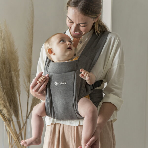 抱っこ紐 新生児 0ヶ月から 0-12ヶ月 対面抱き 前向き抱き ベビーキャリー エルゴ Ergobaby エンブレース EMBRACE ストレッチ素材 軽量 コンパクト 装着簡単 出産準備 出産祝い 赤ちゃん フィット感 洗濯可 人気 正規品 プレゼント ギフト ポイント10倍