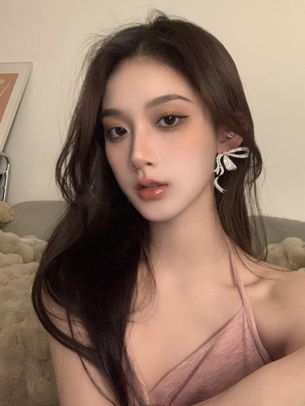 ジュエリー クール ハイエンド 高級 ライト レディース イヤリング ジルコン リボン BXA