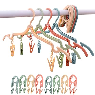 【2025旅行の新傾向,コンパクトな4way折りたたみハンガー】 携帯ハンガー 折りたたみ 折り畳み式 携帯用 洗濯ばさみ付き トラベル用品 洗濯物干し 旅行用 ピンチ 海外旅行 出張 商務 アウトドアなど 便利グッズ (4色8パック)