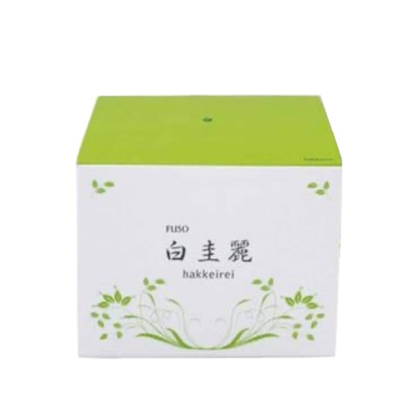 商品名 ふそう 白圭麗 （はっけいれい） 150g 商品説明 白圭麗（パック） 無香料 生薬をたっぷり配合した洗い流すタイプのパックです。 汚れを除去し、スキンケアの浸透を助けます。 ※ お風呂でも使えます ハチミツ・甘草エキス・アラントイン・トウキ・丁子・カミツレ・セイキョウハマメリス・ブクリョウ 配合 内容量 150g ご使用上の注意 ・お肌に合わないときは、ご使用をおやめください。 ・お肌に異常のある時、又は異常のあらわれた時はご使用をおやめください。 ・目に入った場合は、すぐに洗い流してください。 ・高温または低温の場所、直射日光のあたる場所には保管しないでください。 メーカー ふそう化粧品 キーワード 【ブランド】 ふそう 白圭麗 （はっけいれい） 150g 【仕様・特徴】 美白 美肌 透明感 白肌 美人 トーンアップ 簡単オフ 化粧下地 乳液 粉吹きしない ワントーンアップ 全身 せっけんで落とせる 日焼け止め 色補正 塗る メイドインジャパン made in japan 店頭人気 レビュー高評価 【対象・サイズ】 CHILD チャイルド チルドレン 子供用 キッズ KIDS メンズ 男性用 マン レディース 女性用 ウィメンズ ladies women 10代 20代 30代 40代 50代 60代 70代 80代 大きいサイズ 小さいサイズ 【用途】 夏用 真夏 猛暑 熱中症 海 プール 農業 畑 アウトドア バケーション スポーツ マラソン 野球 サッカー バスケットボール ソフトボール 水泳 旅行 おしゃれ オシャレ かわいい 大人 おでかけ 仕事 通勤 オフィス ビジネス 立ち仕事 レジャー 遊び ママ 育児 子育て 【シーズン】 春 夏 秋 冬 サマー SUMMER オータム ウィンター オールシーズン 年中 定番 SS AW FW 【お祝いに】プレゼント ギフト 贈りもの 贈り物 母の日 2021 誕生日 バースデー 敬老の日 クリスマス ホワイトデー 快気祝い 出産祝い 就職祝い ラッピング無料 ラッピングサービス 選べるラッピング 【サービス】 あす楽 交換 返品 楽ギフ 楽天プレミアム 学割【コンビニ受取対応商品】