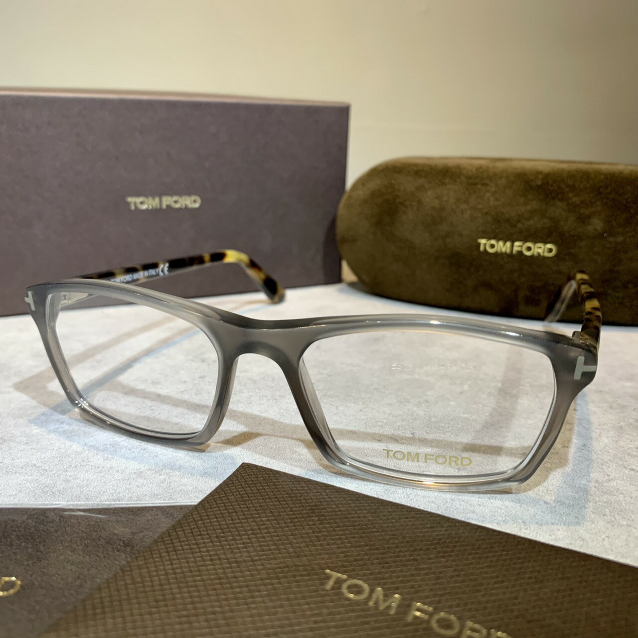 【送料無料】【正規品・新品】TOMFORD トムフォード TF5295 FT5295 020 フルリム スクエア コンビ グレー クリア イタリア製 サングラス メガネ 眼鏡 メンズ レディース TOM FORD トム フォード 伊達メガネ 丸顔 おしゃれ プレゼント ギフト 並行輸入品 クリスマス