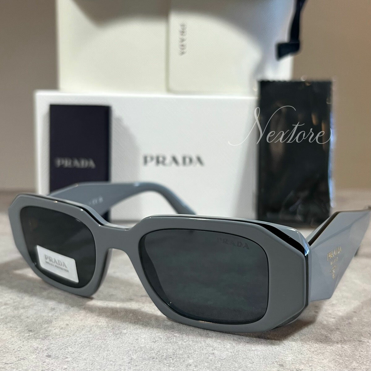 プラダ サングラス（レディース） 新古品・未使用品 PRADA プラダ SPR17W 11N-09T ブラック 黒 イタリア製 サングラス メガネ 眼鏡 メンズ レディース 透明 普段使い おしゃれ プレゼント ギフト 海外直輸入USED品 【 送料無料 】クリスマス