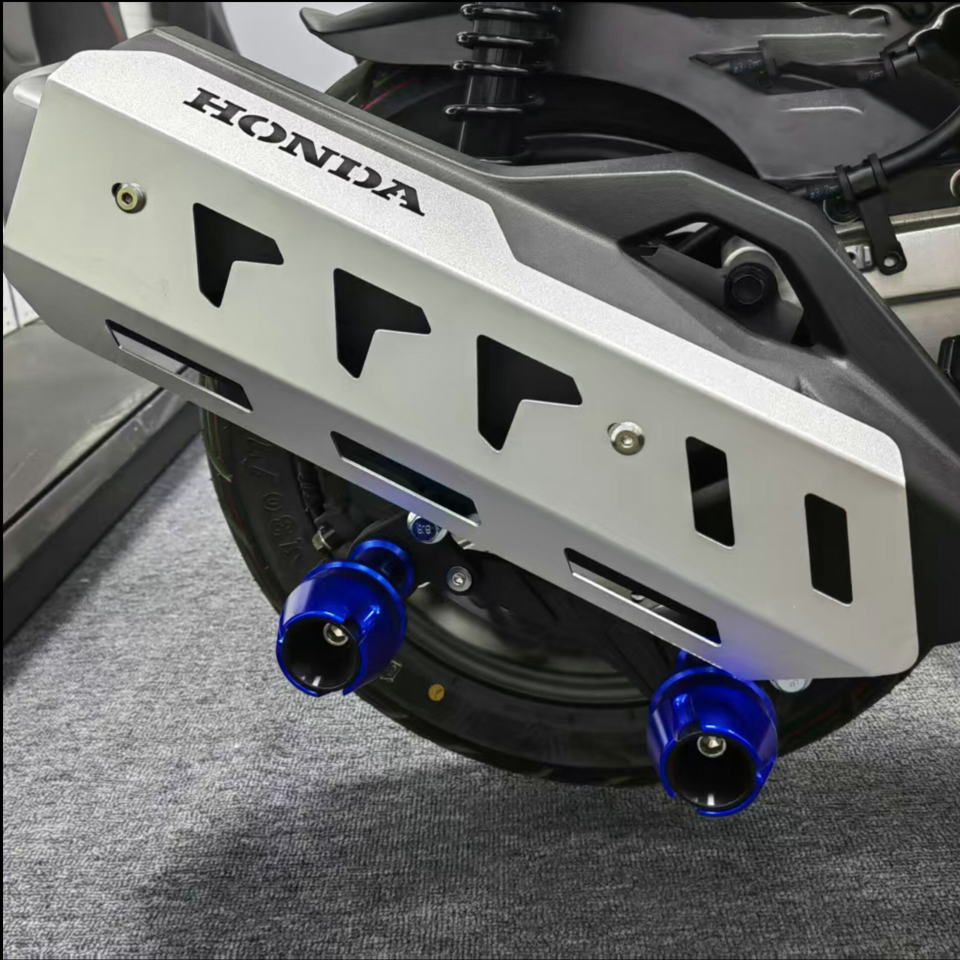 PCX160 2024 2025 マフラーガード 各色選択 Pipe Cover 排気管 カバー ステインレス パイプ プロテクター マフラーカバー バフ仕上げ おしゃれ 保護【取り寄せ】