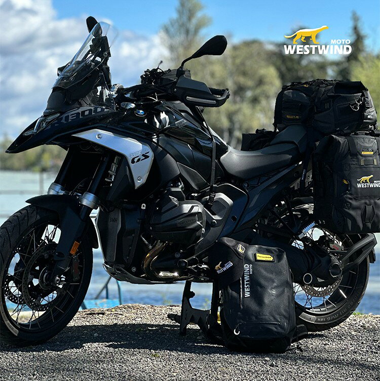 ネクストステージ1号店のWESTWIND バイク用 リアバッグ レンジャーワイルドバッグ シートバッグ サイド 大容量 撥水加工 気密性 多機能 仕様 選択 バックパック オートバイ 取寄せ｜アングル3