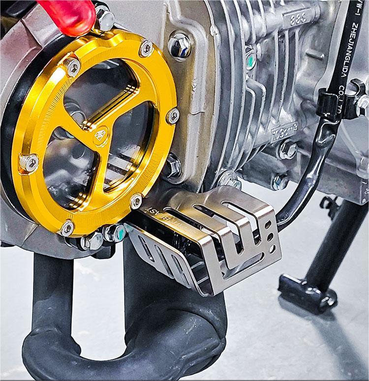 クロスカブ CC110 センサーカバー 2020 2021 2022 2023 2024 プロテクター 擦り傷防止 アルミ合金製 耐候性 丈夫 装着簡単 カスタム スタイリッシュ 後付け感無い 保護 外装パーツ 取寄せ