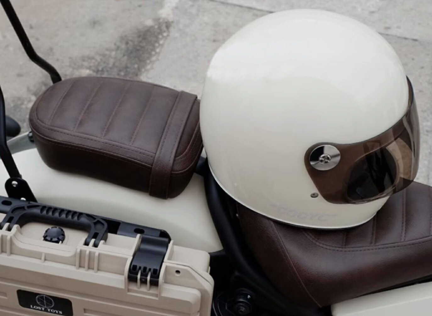 ホンダ レブル 250 500 シート ソロシート 前後セット バイクシート 2CM広げる 2CMアップ 快適 シングルシート クッション タックロール シート レザー 取寄せ