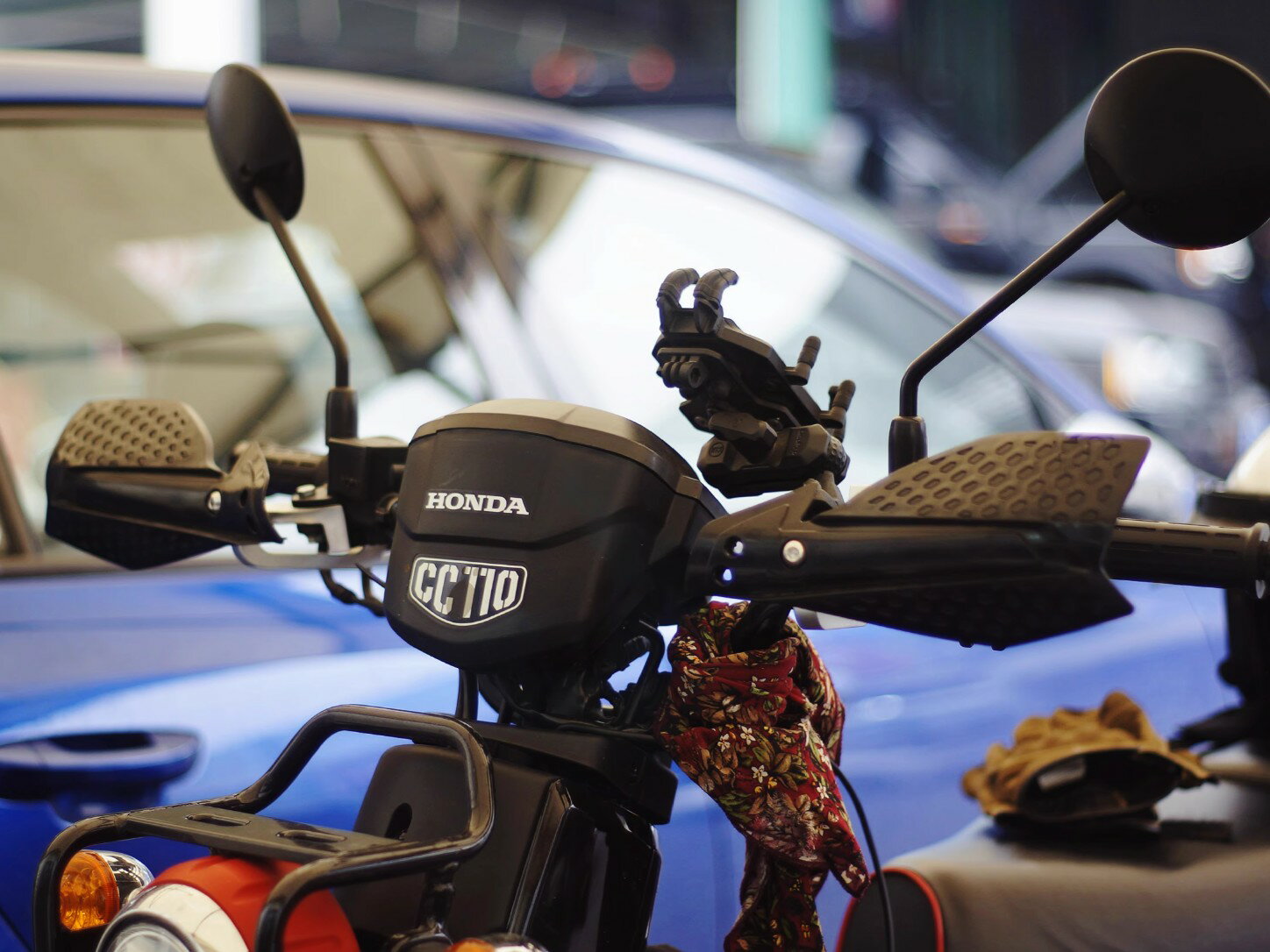 ホンダ クロスカブ ハンターカブ CC50 CC110 スーパーカブ ハンドルカバー バイクハンドル ハンドル保護 防寒 防風 雨対策 バイク用 2色選択 ホワイト ブラック コンパクトハンドルカバー バイク用 HONDA 飛び石ガード ハンドスクリーン 取寄せ