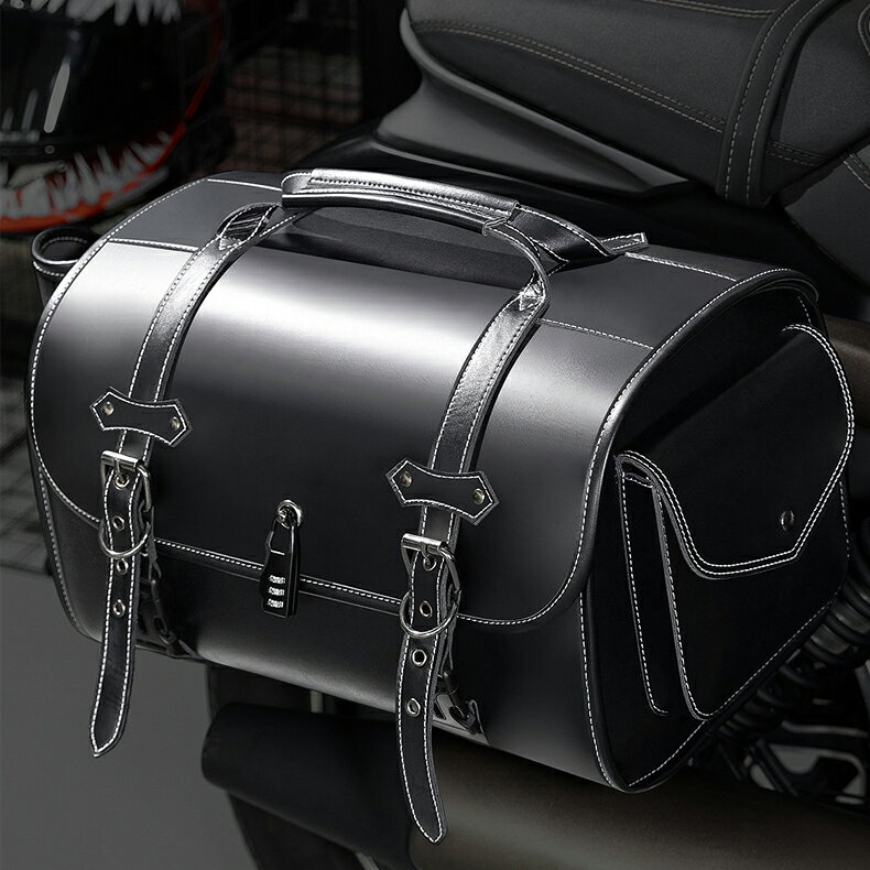 バイク用 ツーリングバッグ リアバッグ サイドバッグ PU 大容量 汎用 小物入れ 工具入れ 撥水 ブラック シートバッグ ハーレー風 ドクロ ダーク系 アメリカンバイカー風 レトロなバイクスタイル おしゃれ カッコイイ レブル ジクサー GB350 XMAX Vストローム 【取り寄せ】