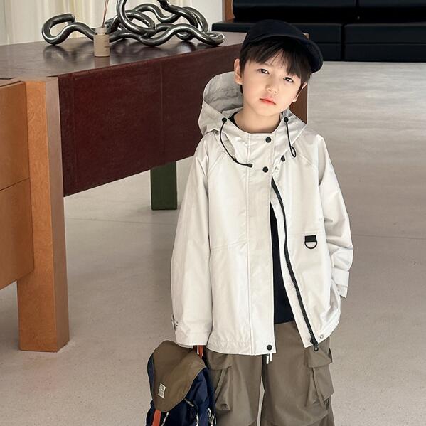 楽天ネクストストアーニコニコ店ウインドブレーカー キッズ 軽量 ベビー服 撥水 防風 防寒 ジャケット 男の子 フード付き あったか アウター ボーイズ ジップアップ カジュアル 子供服 コンパクト かわいい コート おしゃれ 人気 アウトドア 普段着 ブルゾン 修学旅行 登山 アウトドア