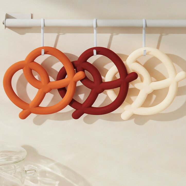 ★4倍ポイント★プレッツェル 鍋敷き シリコン 鍋敷き 耐熱 断熱 マット 断熱パッド シリコン絶縁パッド ..