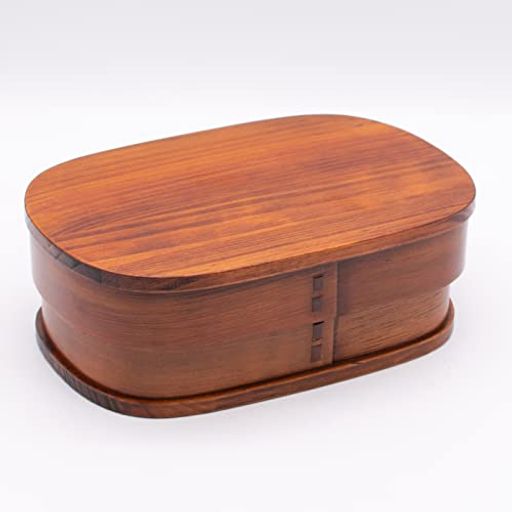 商品サイズ:約18.8x12.8x6.3cm 商品重量:0.17kg 容量:約900ml 素材:木 木製のお弁当箱は余分な水分を吸収してくれるので中身が蒸れにくい。電子レンジ使用不可・食洗機使用不可。