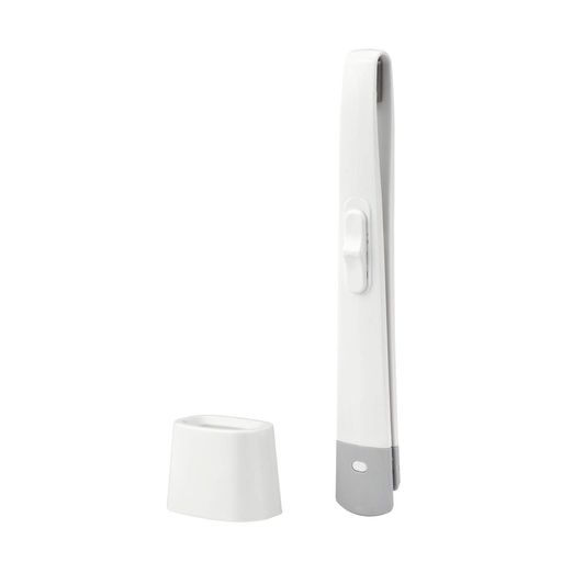 トイレ サイズ:7x5x26.5cm 重量:75g(クリーナー) トイレットペーパーやお手持ちの流せるトイレシートで、いつでもささっと手軽におそうじができる。 はさんで固定して使うので、手を汚さず衛生的。 お掃除後使ったシートやペーパーをさわらずにトイレにサッと流せる。