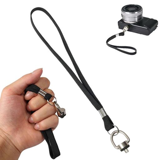 【商品紹介】 ステンレス鋼とナイロン製のカメラリンクバックル(1 個、16g)。伸縮性のあるナイロンコードで装着と収納が簡単。1/4 ナットで多くのタイプのカメラポートに対応。野外撮影、プロ撮影、日常撮影、旅行撮影など、様々な撮影シーンでカメラをしっかり固定し、落下防止に役立ちます。 【商品サイズ】 1/4 アダプター部分:21mm(高さ)x20mm(幅)x13mm(内径)、コード長:17cm 。重量 16g の軽量設計。手作業測定のため若干の誤差が生じる場合がありますが、カメラの三脚スクリューやアクションカメラ、ミラーレスカメラ、一眼レフカメラなど、一般的な 1/4 インチスクリューポートを持つカメラにフィットする寸法です。 【製品素材】 本体:ステンレス鋼(耐食性に優れ、カメラの重みにもしっかり耐えられる)、コード:ナイロン(丈夫で耐久性に優れ、伸縮性があり装着感が良い)。環境に優しく、長期使用でも劣化しにくい素材構成で、カメラを安全に保護します。 【製品特徴】 蜂の巣状のクッションでフィット感がよく安定、1/4 ポートで簡単に素早く取り付け可能。