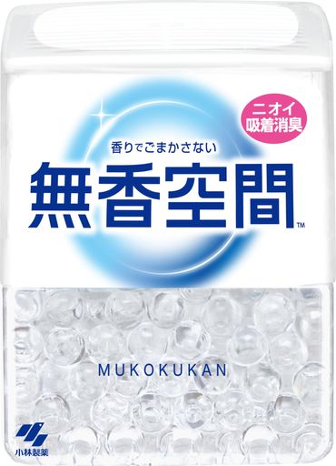 ●「無香空間(TM)」は、香りを一切使用していない無香タイプの消臭剤です●本体●各種の消臭作用を持つアミノ酸系消臭成分を配合●透明ビーズが様々な気になるニオイを効果的に消臭します●ニオイの発生源のできるだけ近くでよどんだニオイを感じるところにお使いください 315g 日本 室内用消臭・防臭剤 小林製薬