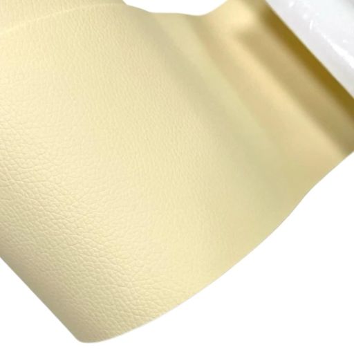 【優れた耐久性】高品質PVC素材によるレザー補修シートは、卓越した耐摩耗性と防水性を兼ね備え、長期間の使用でも美しさと機能性を維持します。素材の耐久性が、家具や車内装の傷みを効果的に隠蔽し、新しく見える状態を保ちます。 【大判サイズで広範囲対応】40cmx200cmの大判サイズの合皮補修シートは、大型の損傷や剥がれに対しても効率的にカバー可能。自由にカットして必要な部位に合わせて使用でき、様々な形状やサイズの修理ニーズに対応します。ロール状態での配送により、シワの発生を抑えて、滑らかな仕上がりを実現します。 【簡単・スピーディな適用方法】接着面に剥離紙が付いているため、清掃・カット後は、必要な部分に貼り付ければ即座に補修完了。加熱やアイロン、工具を使わず、手軽に施工可能です。24時間乾燥させることで、密着度がさらに高まり、安定した補強効果を得られます。 【多様な適用範囲】自転車のサドル、バイクのシート、車のシート、ソファ、バッグ、パソコンチェア、椅子、ハンドバッグなど、あらゆる合皮製品の傷や剥がれに対応。