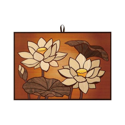 用途:天然木のシートを切って下絵に貼っていくだけで絵が作れるキット 完成品サイズ:縦14.8x横21cm セット内容:説明書・下絵ボード・両面シール型紙・木のシート・茶ひも 作業時間(目安):1時間~ 材質:木・紙