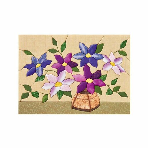 製作時間:7時間~ サイズ:縦29.9x横42.1cm/特大サイズ 適合する額:64-6・64-9・64-10額(特大) 必要なもの:はさみ・専用目打ち・ボンド(木工用・手芸用) セット内容:説明書・きめこみボード・裏板紙(茶色)・カラー見本・布用型紙・布・小物・フェルト芯