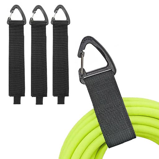 【セット内容】お得な3点セット(M/長さ33センチ*幅3.8センチ)の強力マジック式延長ケーブル収納ベルト3本。色:黒 【調整可能&amp;再利用可能】この結束バンドはマジックデザインに基づいて、様々なサイズのタスクを簡単に調整できます。ショルダーストラップは取り付けと取り外しが簡単です。大きな任務があれば、ロープを結べばOKです。延長コードはスペースをより整理し、効果的にスペースを節約するのに役立ちます。また、紐は繰り返し使用でき、経済的で環境に配慮しています。 【耐久性が強い】丈夫で耐久性のあるナイロン素材を採用し、普通の生地より厚く、ショルダーストラップの耐久性を高め、耐荷重、最大15キログラムの荷重に耐え、粘性が非常に強く、耐久性があり、何度も使用できます。長年信頼して使用できます。使用回数が増えるにつれて、マジックテープの接着力が少し低下し、耐荷重が変化する可能性があります。 【便利な三角クリップデザイン】結束バンドには丈夫な三角バックルが付いていて、より万能です。クリップを使ってフックや釘のワイヤー、金属リング、ロープを簡単に固定できます。