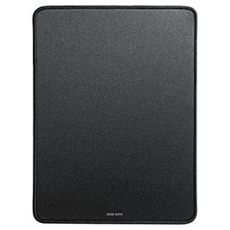 操作感、手触り、クッション性のどれをとっても「ちょうどいい!!」快適マウスパッド。●マウスの動きを的確にキャッチする表面生地は、表面を熱処理することでストレスのないマウスの滑りを実現しました。 ●裏面は激しい動きでもずれにくいノンスリップパ...