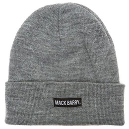 MACK BARRY BASIC BEANIE グレー●ユニセックスデザイン MACK BARRYのアイテムは、全てユニセックスデザイン。 シンプルなデザインなので、コーデに取り込みやすいです。 ●様々なシーンで着用いただけます! アウトドア、海や山へのキャンプ、登山や散歩時の日焼け対策に。 パートナーとのお揃いコーデ、友達との双子コーデにも。 ●多くの韓国アーティストがMACK BARRYのアイテムを着用! BTS (防弾少年団)をはじめ、多くの韓国アーティストがMACK BARRYのアイテムを着用しています。 推しとのお揃いコーデに、ぜひ取り入れてください。サイズ:フリー カラー:グレー 素材:アクリル100% ・ユニセックス ・韓国製