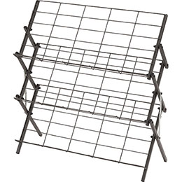 フォールディングシューズラック折りたたみ可能で、省スペースなシューズラック スチール素材で通気性も良く、見た目もサイズもスッキリとしたデザインのシューズラック。更に、折りたたみが可能なので、使わない時は場所を取らずに収納しておけます。 ●斜...