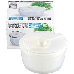 Rotary Fresh 野菜水切り器Rotary Fresh 野菜水切り器商品サイズ(約) : 外径205×高さ140mm 重量(約) : 350g 本体・バスケット・フタ・つまみ : ポリプロピレン 回転板 : ABS樹脂 生産国 : 中国