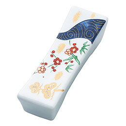 陶器・長角箸置 松竹梅ベーシックな長角の美濃焼箸置きです。 落ち着いた釉薬のシリーズと、日本らしさをアピールする柄のシリーズ。 飲食店様、キッチン雑貨店様などにおすすめです。サイズ : 約6.5×2×H1.7cm 重量 : 26g 生産国 : 日本 保証期間 : 初期不良対応