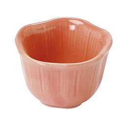 桔梗型小付 ピンク桔梗型の優しい雰囲気の陶器です。 珍味や前菜、デザートに、松花堂弁当の中子にも。 使い方で料理の幅が広がります。 ☆やわらかな造形の美しさが特長です。 ☆薬味入れなどにも。 ☆飲食店様のメニューのアクセントに。 個人のおうちカフェにも。サイズ : 約φ5×H3.6cm 重量 : 45g 生産国 : 日本 保証期間 : 初期不良対応