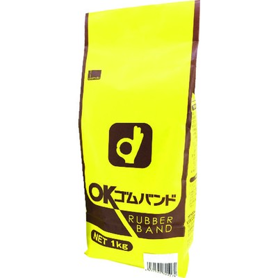 okamoto ゴムバンド 1KG袋入 NO.620 OK620メーカー：オカモト(株)粘着製品部【特長】●厳選した上質の天然ゴム原料を使用し、すぐれた伸縮性が包装用や結束用に適しています。【用途】●包装用、結束用。【仕様】●色:アメ色●番手(#):620●切幅(mm):6●折径(mm):240●厚さ(mm):1.1●袋入数(本):約330●包装形態:袋入り【仕様2】●折径240mm●切幅6mm【材質／仕上】●天然ゴム【注意】●袋入数は概算です。●使用時ははねかえりにご注意下さい。●鋭いエッジを持つ物に掛けると切れる恐れがあります。エッジの上に布、紙などをあてて使用して下さい。●本品を口に入れないで下さい。【商品情報】品番：OK620発注コード：8283108JANコード：4970520304222原産国：スリランカ質量：1KG※画像はイメージです。