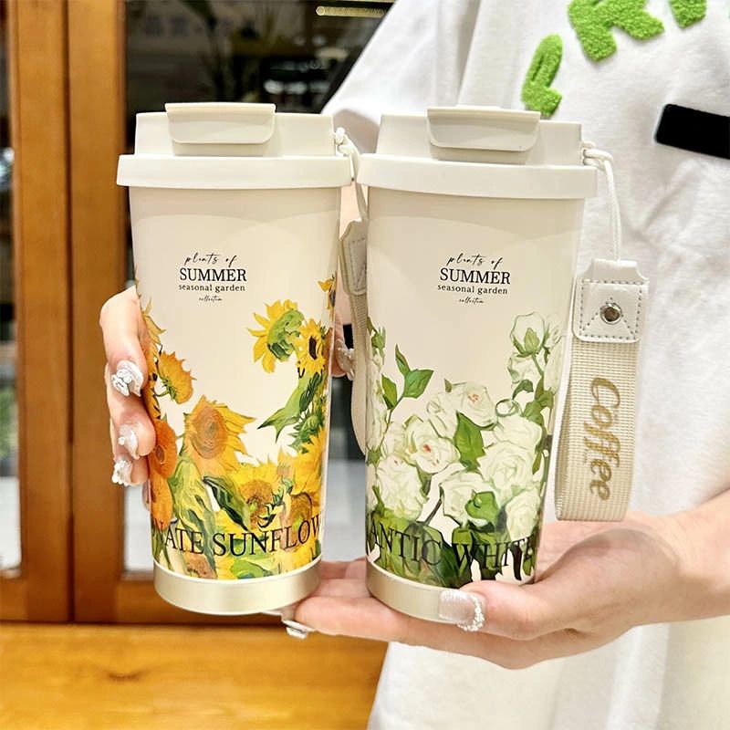 材質：内：316ステンレス鋼/外：304ステンレス鋼、PPプラスチック 商品名：水筒 マグボトル タンブラー 蓋付き 保温ボトル 500ml カラー：A-N型 容量：500ml サイズ：約18X9.5cm（多少の誤差をご了承ください） ホッとコーヒーや冷たいドリンクなどの飲み物を入れるに最適なマグカップ。熱い飲み物を入れても、温度が内側から外側に伝わない、ご安心に使用できます。 カップ内びんは環境にも、体にも優しい高品質ステンレス316で作られ、蓋は食品グレードのシリコン製、PP、完全にBPAフリーで、化学物質の悪影響を防ぎます。 日常生活のさまざまなシーンに対応するために、飲み口を特別にデザインしました。水筒を開ける必要なく、ストローを使って直接飲むことができます。直飲み口も小さめなので、熱々が苦手な猫舌さんにも最適、運転の時使っても安全です。 革新的な断熱技術により、飲み物の温度を保つ能力を最大限に高めています。飲み物の温度を6時間以上温かく保ち、4時間冷たく保つことができます。 密閉性の高い蓋で、液体の漏れを心配する必要がありません。 屋外/家/オフィス/のために適したステンレス316Lのコーヒータンブラーで、家庭、ビジネス、旅行、出張などのシーンと遠足、釣り、登山、自転車、キャンプ、BBQなど様々なアウトドア活動に最適です！ 女友達に贈るバレンタインデー、お母さんに贈る母の日、あらゆるお祭りの贈り物におすすめです！ 中国製 ご注意： ◆こちらの商品は衛生品のため、不良品の場合に限り、返品・交換をお受けいたします。 ◆モニターにより色の見え方が実際の商品と多少異なることがございます。あらかじめご了承ください。 ◆洗濯の際は色落ちの可能性がありますので単品手洗いでお願いいたします。 ◆商品生地、色合い、装飾部品の色やデザインなど、生産時期によって、差異が生じます。そのため、同じ商品を複数点ご購入の場合、場合によって色、コサージュのデザイン等差異がでる場合がございます。ご了承ください。 ◆輸入商品について、ご存知の通り海外の工場での縫製は日本の工場と比べますと、縫製の見劣り・糸のほつれ、製造過程における小さなキズ、シミなどが見られる場合がございますが、不良品ではございません。出荷時にすべての商品を検品しておりますが、予め上記点ご了承下さい。 キーワード： タンブラー マグボトル 500ml コーヒー ステンレス316 2WAY 保温 保冷 真空断熱 漏れ防止 多重構造 ストロー付き 蓋付き 保温ボトル ストローボトル ストラップ付き コーヒータンブラー 水筒 オシャレ アウトドア スポーツ材質：内：316ステンレス鋼/外：304ステンレス鋼、PPプラスチック 商品名：水筒 マグボトル タンブラー 蓋付き 保温ボトル 500ml カラー：A-N型 容量：500ml サイズ：約18X9.5cm（多少の誤差をご了承ください） ホッとコーヒーや冷たいドリンクなどの飲み物を入れるに最適なマグカップ。熱い飲み物を入れても、温度が内側から外側に伝わない、ご安心に使用できます。 カップ内びんは環境にも、体にも優しい高品質ステンレス316で作られ、蓋は食品グレードのシリコン製、PP、完全にBPAフリーで、化学物質の悪影響を防ぎます。 日常生活のさまざまなシーンに対応するために、飲み口を特別にデザインしました。水筒を開ける必要なく、ストローを使って直接飲むことができます。直飲み口も小さめなので、熱々が苦手な猫舌さんにも最適、運転の時使っても安全です。 革新的な断熱技術により、飲み物の温度を保つ能力を最大限に高めています。飲み物の温度を6時間以上温かく保ち、4時間冷たく保つことができます。 密閉性の高い蓋で、液体の漏れを心配する必要がありません。 屋外/家/オフィス/のために適したステンレス316Lのコーヒータンブラーで、家庭、ビジネス、旅行、出張などのシーンと遠足、釣り、登山、自転車、キャンプ、BBQなど様々なアウトドア活動に最適です！ 女友達に贈るバレンタインデー、お母さんに贈る母の日、あらゆるお祭りの贈り物におすすめです！ 中国製 ご注意： ◆こちらの商品は衛生品のため、不良品の場合に限り、返品・交換をお受けいたします。 ◆モニターにより色の見え方が実際の商品と多少異なることがございます。あらかじめご了承ください。 ◆洗濯の際は色落ちの可能性がありますので単品手洗いでお願いいたします。 ◆商品生地、色合い、装飾部品の色やデザインなど、生産時期によって、差異が生じます。そのため、同じ商品を複数点ご購入の場合、場合によって色、コサージュのデザイン等差異がでる場合がございます。ご了承ください。 ◆輸入商品について、ご存知の通り海外の工場での縫製は日本の工場と比べますと、縫製の見劣り・糸のほつれ、製造過程における小さなキズ、シミなどが見られる場合がございますが、不良品ではございません。出荷時にすべての商品を検品しておりますが、予め上記点ご了承下さい。 キーワード： タンブラー マグボトル 500ml コーヒー ステンレス316 2WAY 保温 保冷 真空断熱 漏れ防止 多重構造 ストロー付き 蓋付き 保温ボトル ストローボトル ストラップ付き コーヒータンブラー 水筒 オシャレ アウトドア スポーツ