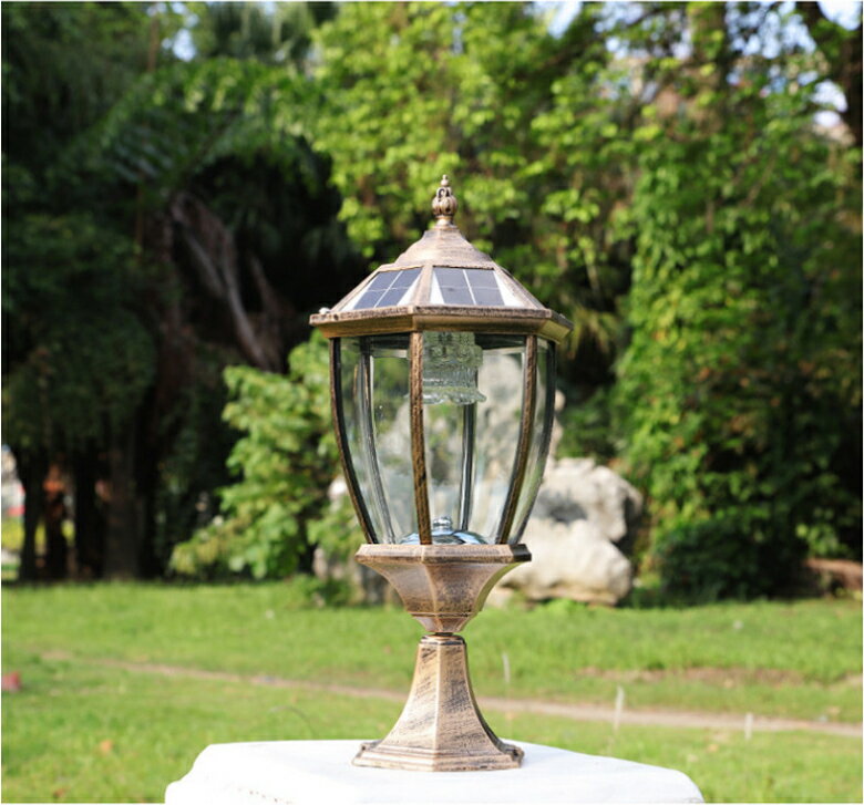 乐天商城 - ソーラーライト LED 門柱灯 柱上付け照明 高さ50cm ガーデンライト ソーラー照明 スタンドライト 屋外照明 防雨 駐車場 廊下 軒先 ガーデン 玄関照明 照明器具 門灯 外灯 レトロ 庭園灯